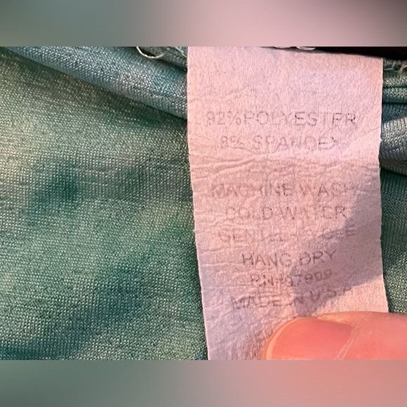 Vanity Women’s Turquoise Patterned Top, Cap Sleeves, Scoop Neck; Size L - Picture 5 of 8